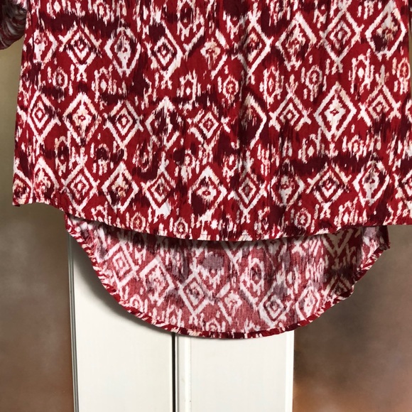 ⭐️ 4 for $20 ⭐️ Fun2Fun Ritten Henley Top - Picture 3 of 10